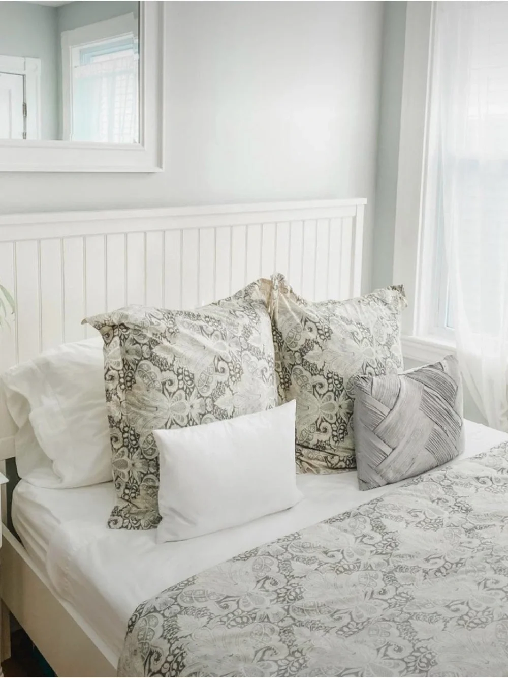 Pottery Barn Paisley Patterned Cotton Duvet Queen Cover Set with Shams